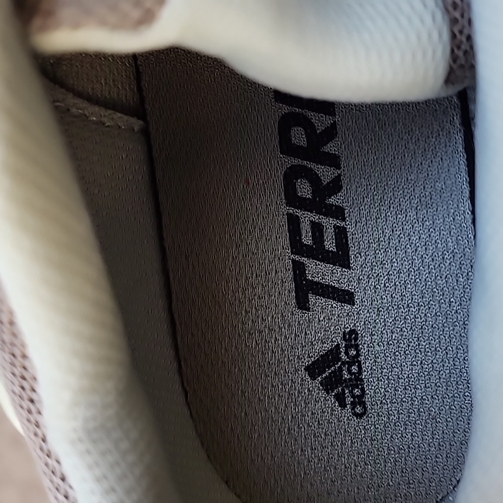 Adidas TERREK like new - Picture 8 of 10